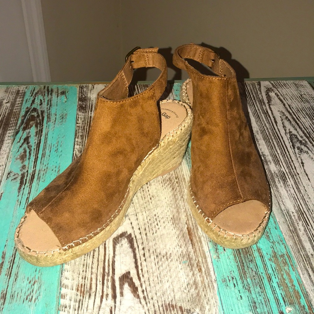 Gap Brown Suede Wedges Shoes Heels Size 8 LIKE NEW